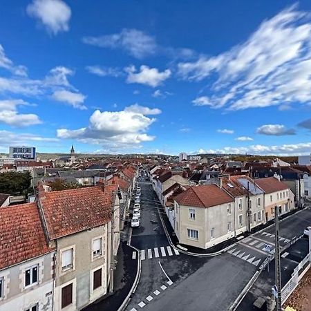 Apartamento Au Bonheur Des Damiettes Montluçon Exterior foto